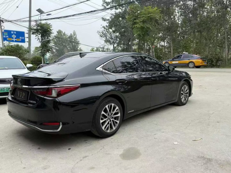 徐州22年雷克萨斯ES7