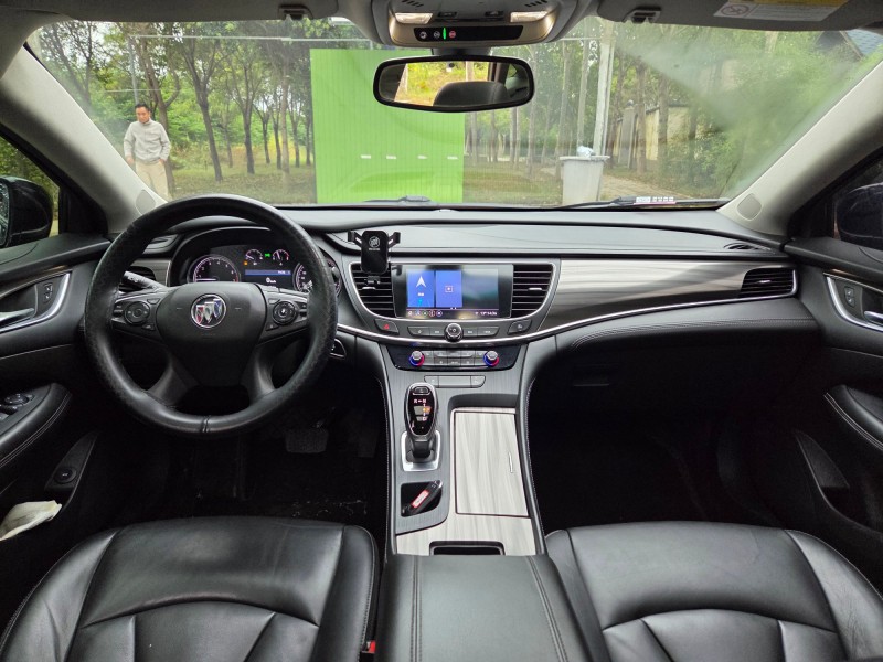 郑州20年别克君越5