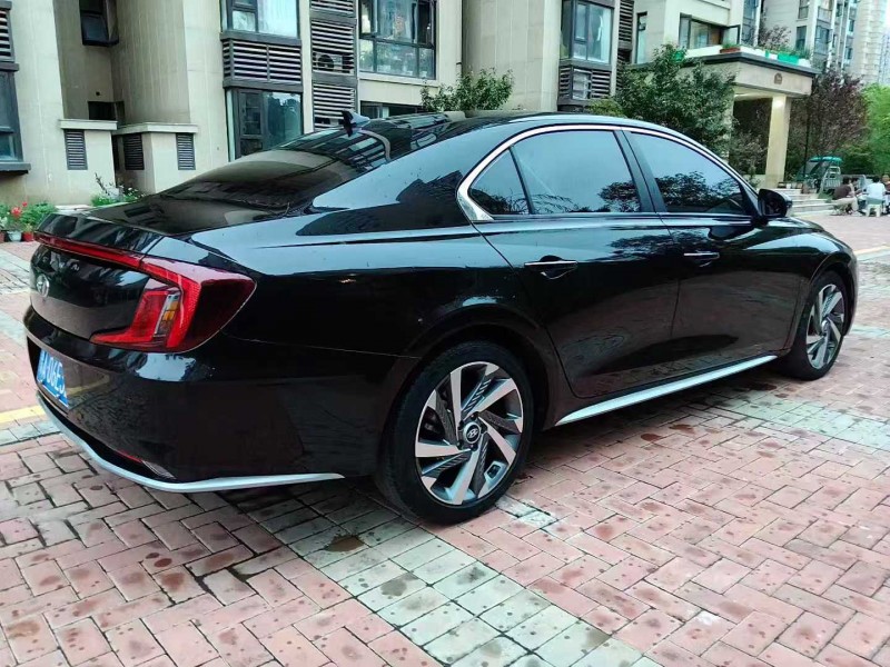 郑州21年现代名图8