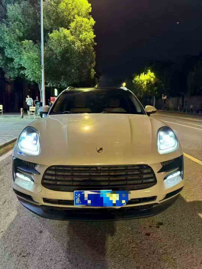 重庆15年保时捷Macan1