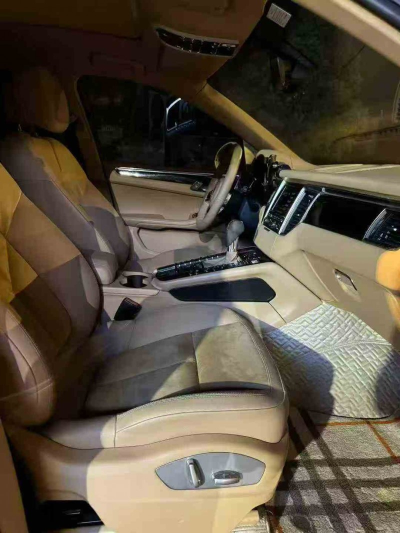 重庆15年保时捷Macan4
