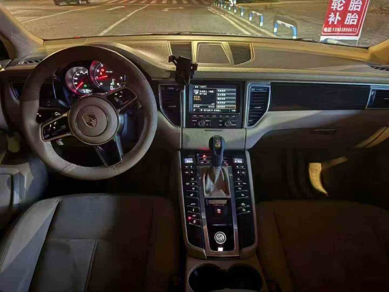 重庆15年保时捷Macan5