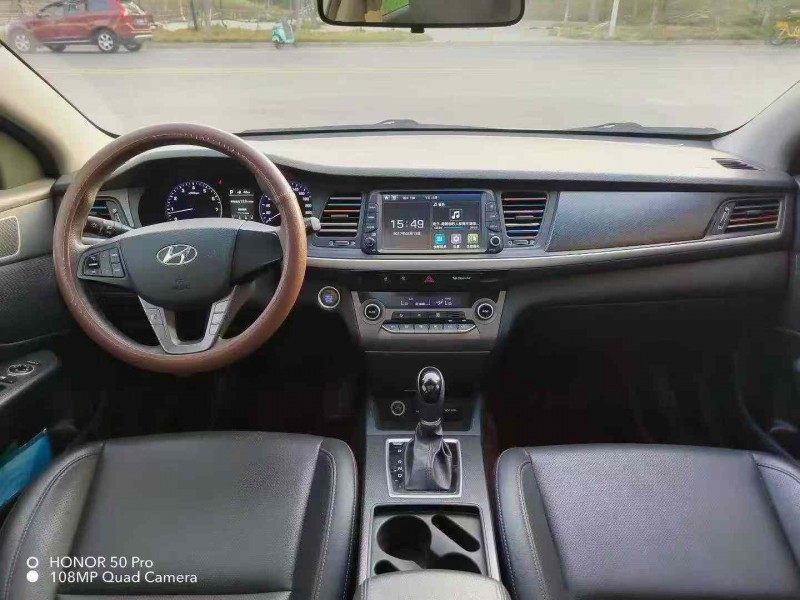 郑州20年现代名图6