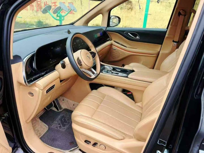 烟台22年岚图汽车梦想家4