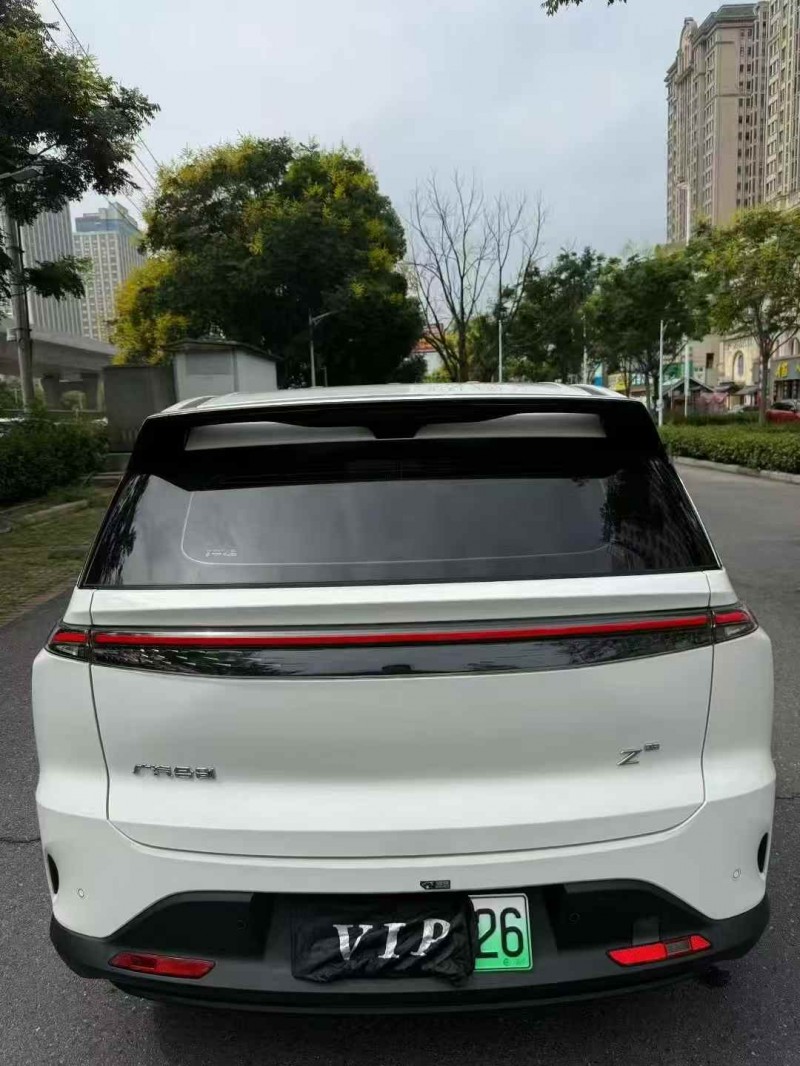 襄阳25年合创汽车Z035