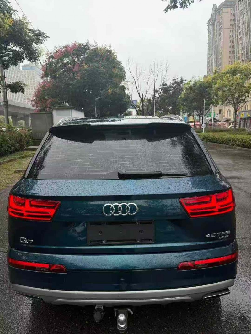 襄阳18年奥迪Q75