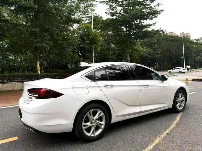 东莞21年别克君威4