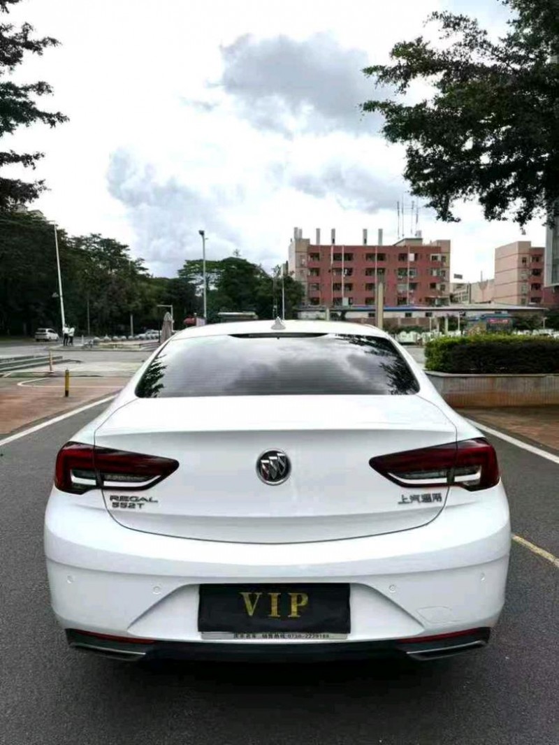 东莞21年别克君威5