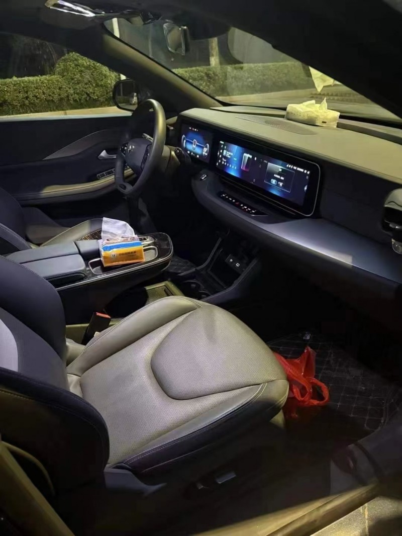 青岛25年极狐汽车阿尔法5