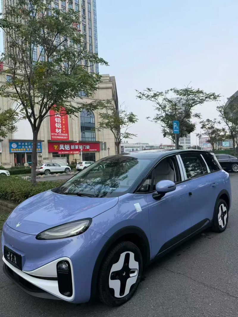 襄阳25年极狐汽车考拉2