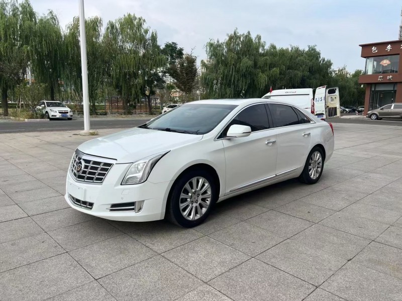 襄阳15年凯迪拉克XTS2