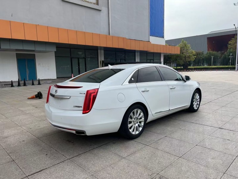 襄阳15年凯迪拉克XTS5