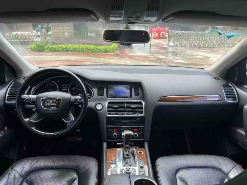 广州12年奥迪Q75