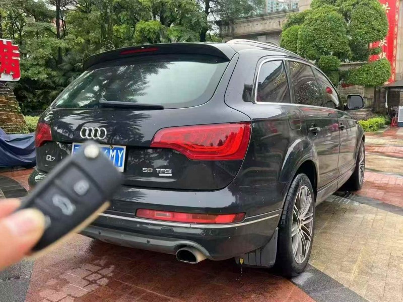 广州12年奥迪Q78