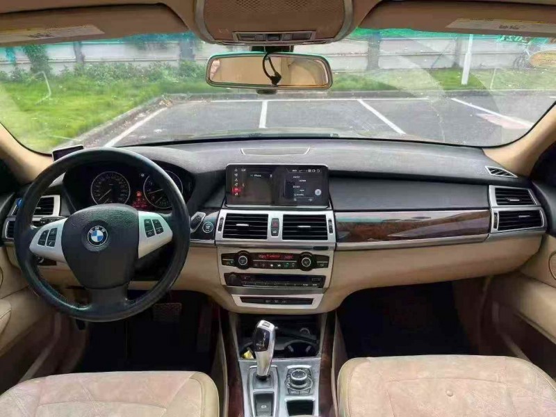 广州14年宝马X57