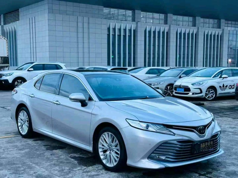 东莞19年丰田凯美瑞3
