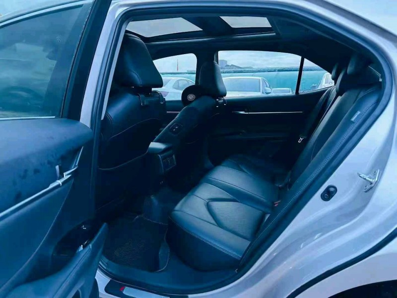 东莞19年丰田凯美瑞6