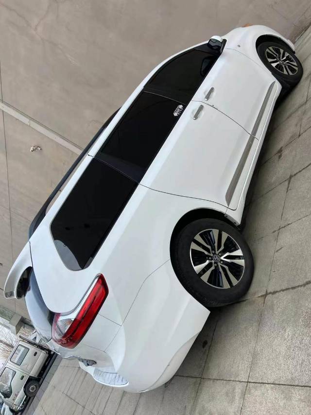 营口17年丰田塞纳2