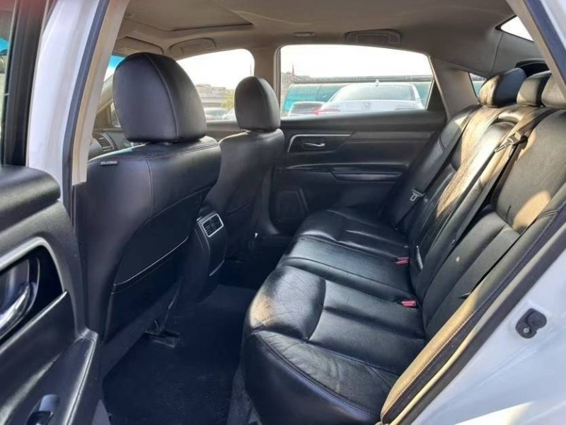 东莞18年日产天籁5