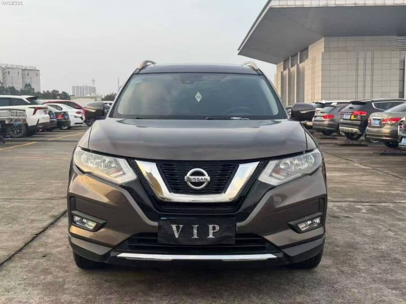 东莞18年日产奇骏1