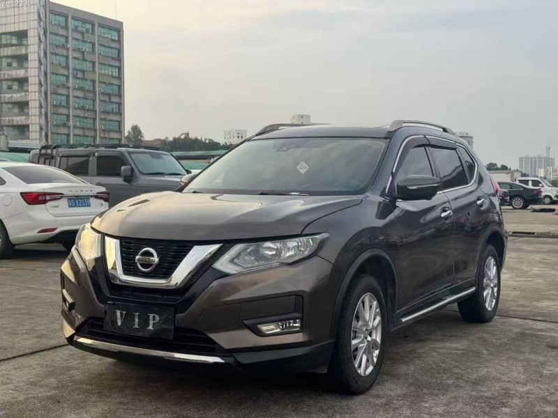 东莞18年日产奇骏2