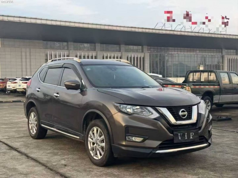 东莞18年日产奇骏3