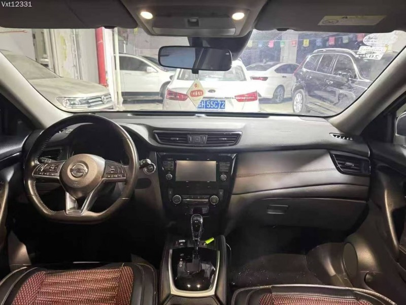 东莞18年日产奇骏4