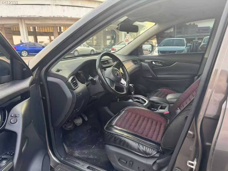 东莞18年日产奇骏5