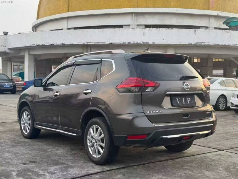 东莞18年日产奇骏7