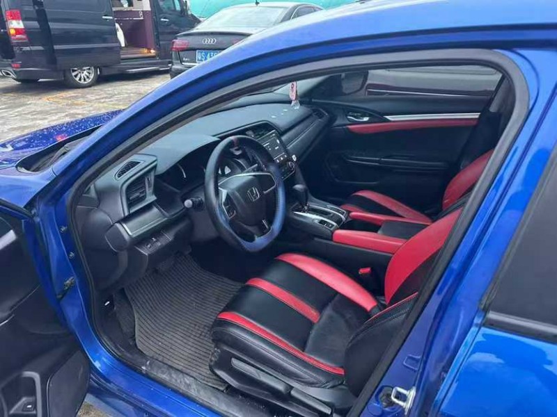 东莞17年本田思域4