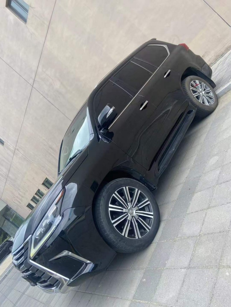 营口17年雷克萨斯LX2