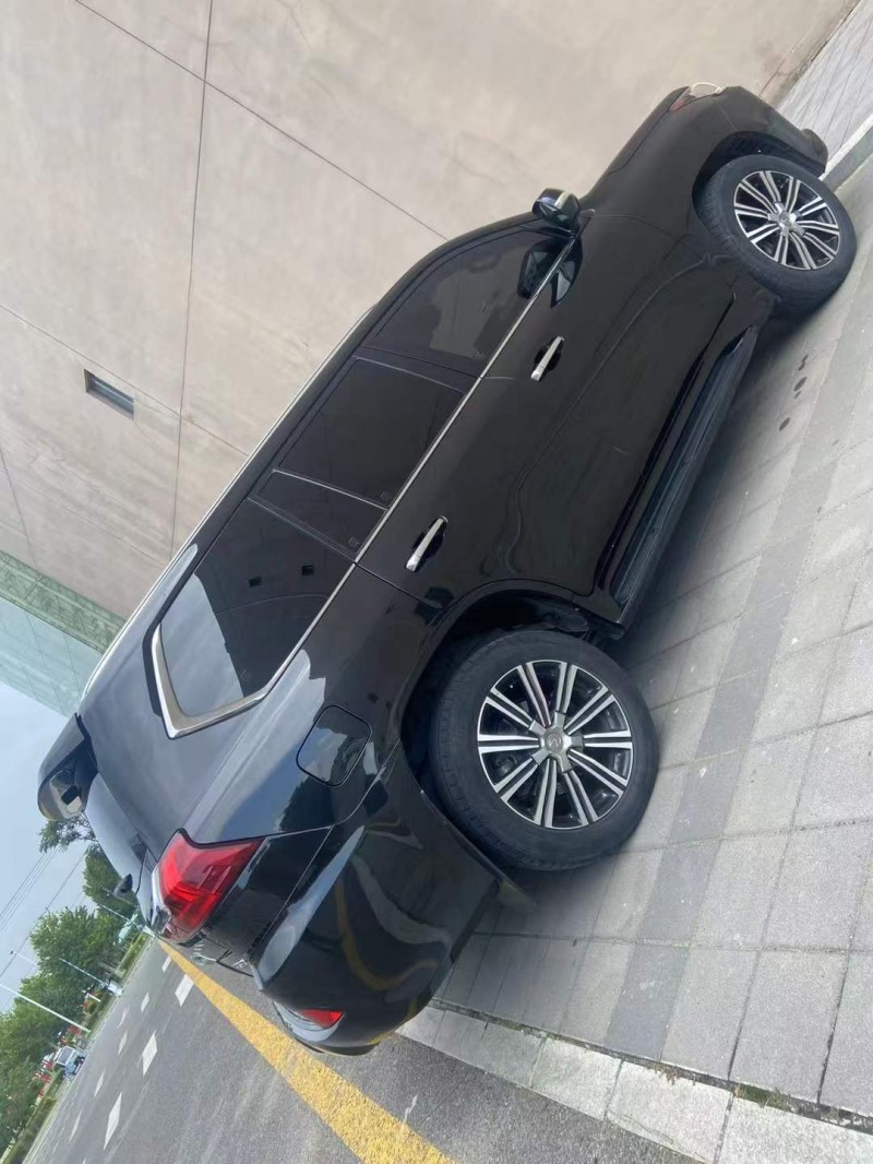 营口17年雷克萨斯LX9