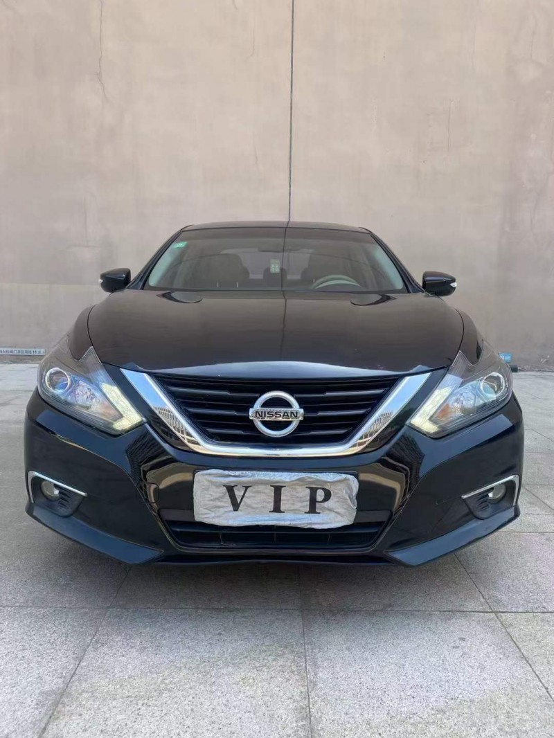 营口18年日产天籁1