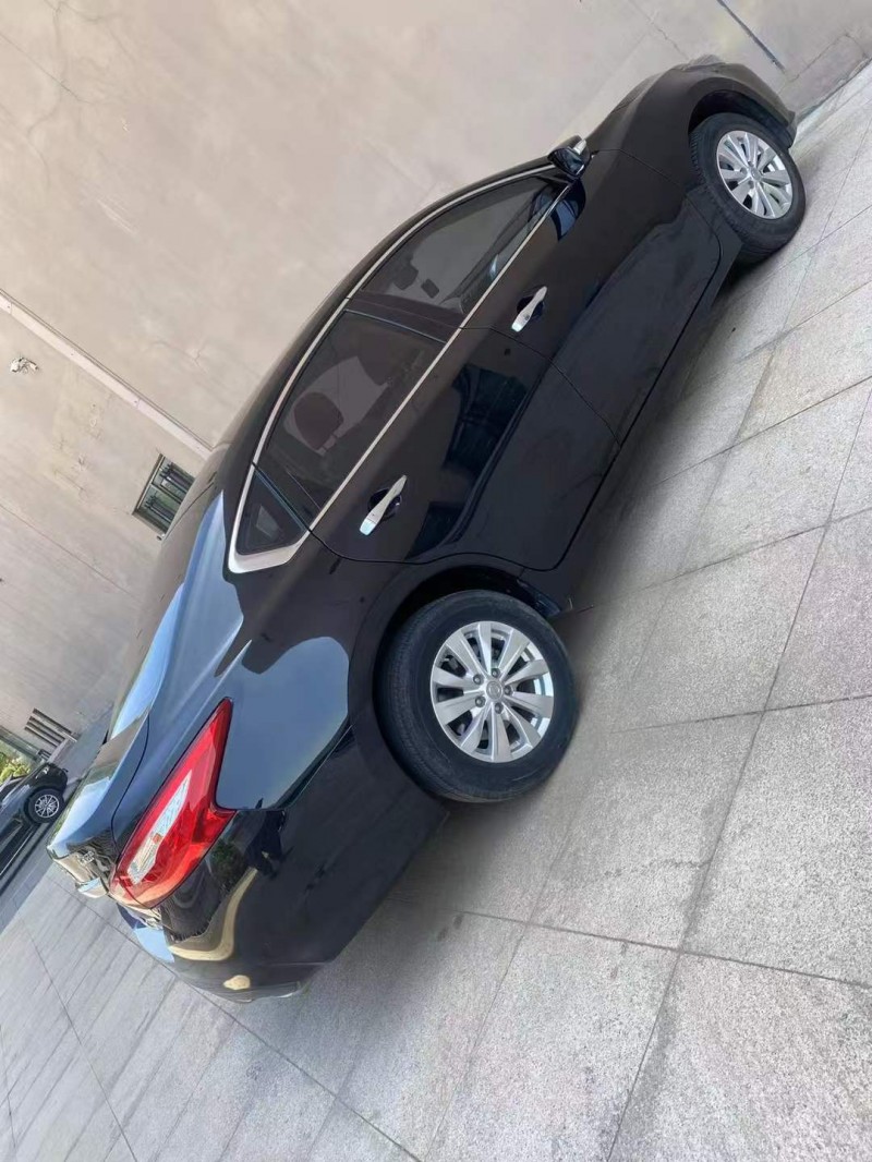 营口18年日产天籁8