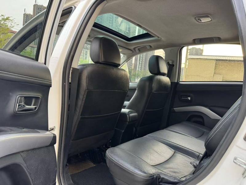 平顶山12年三菱欧蓝德4