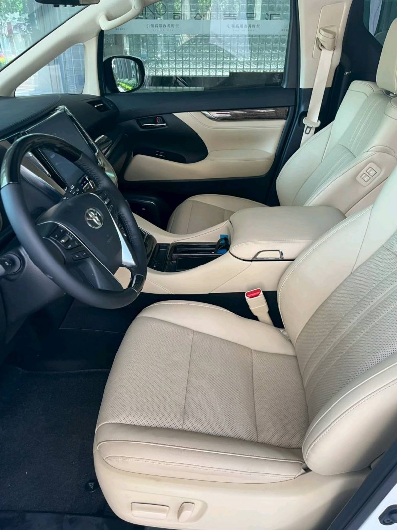 徐州23年丰田埃尔法5