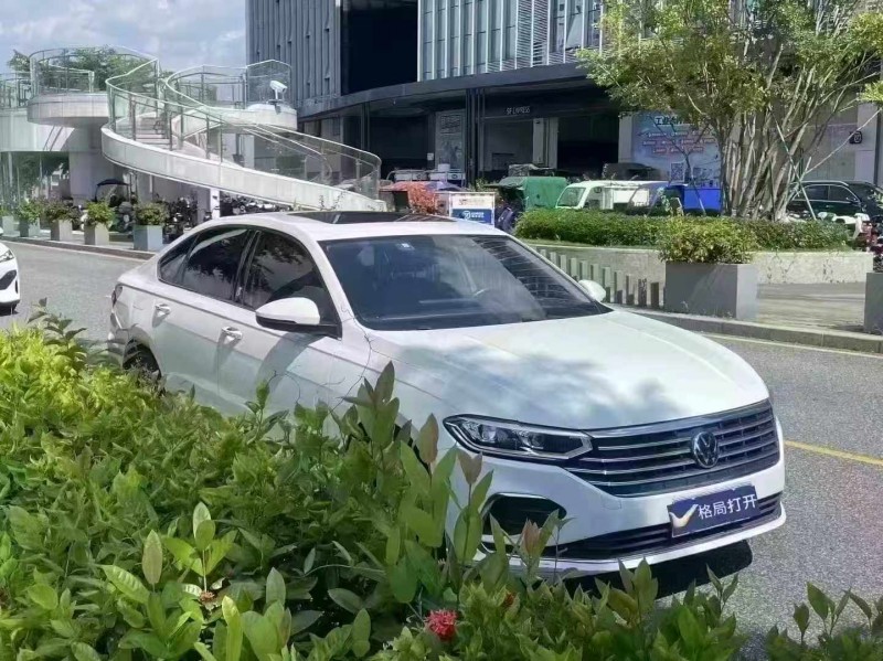 深圳22年大众朗逸8