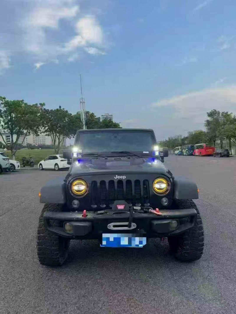 重庆18年Jeep牧马人1