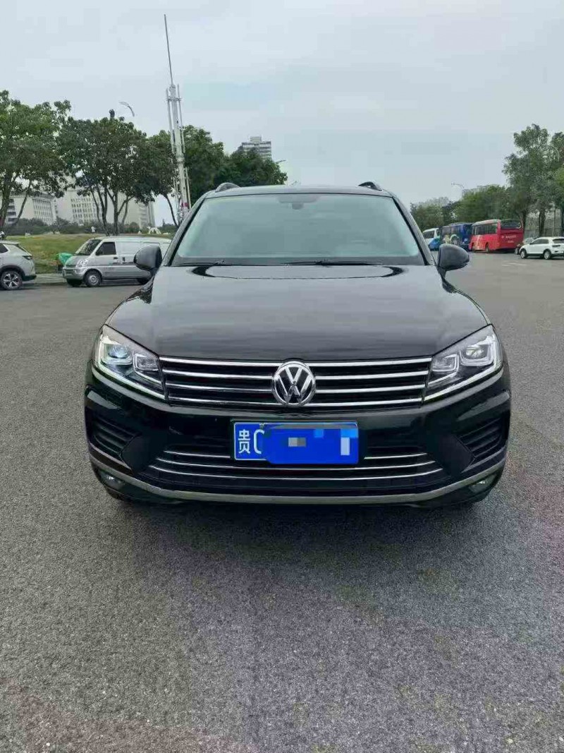 重庆17年大众途锐1