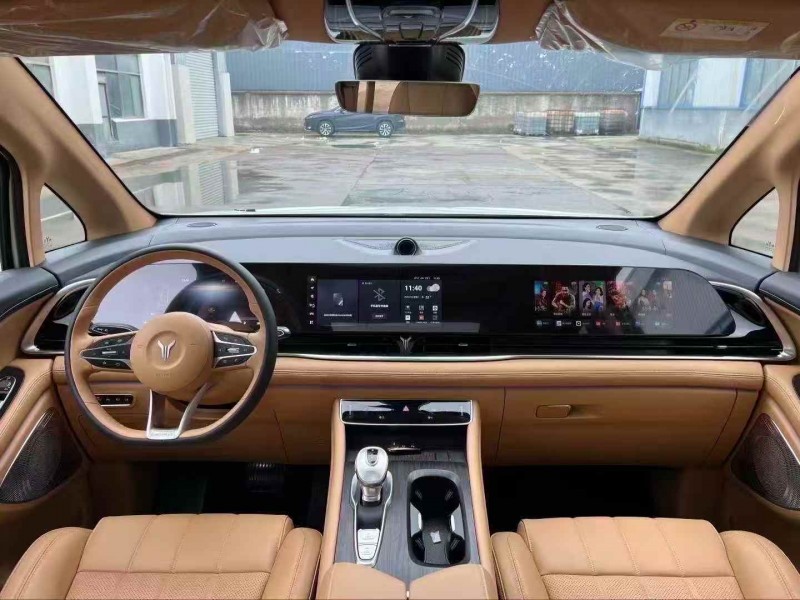 徐州25年岚图汽车梦想家6