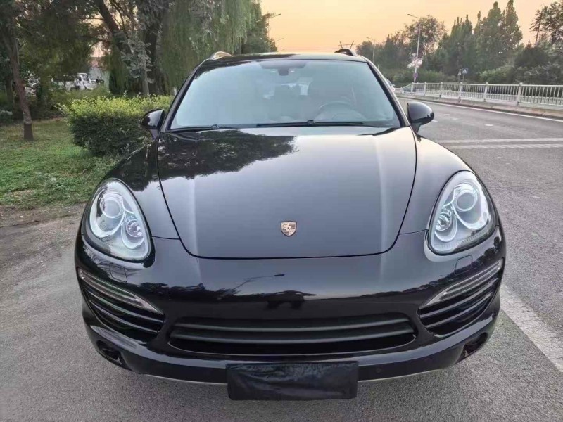 东营13年保时捷卡宴1