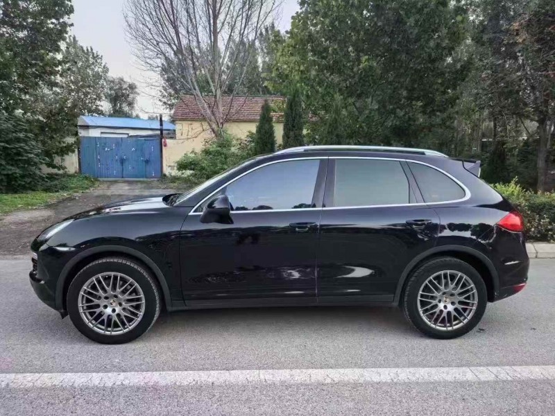 东营13年保时捷卡宴3