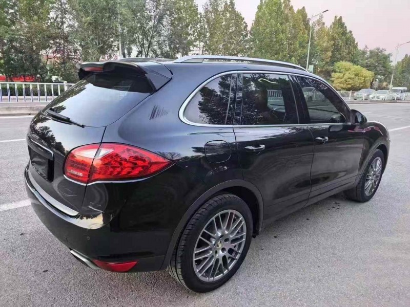 东营13年保时捷卡宴8