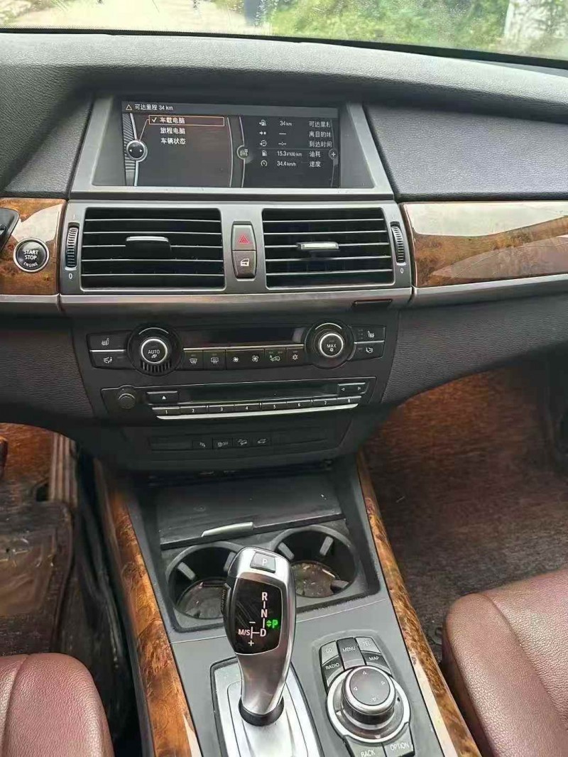 东营11年宝马X53