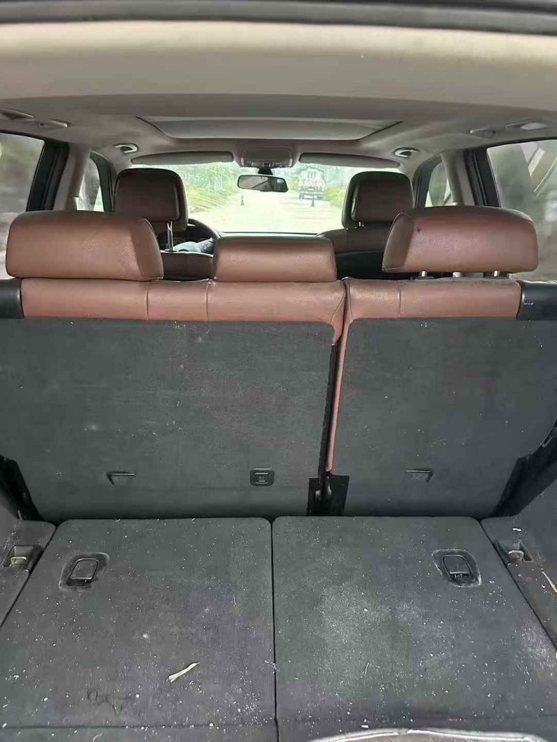 东营11年宝马X56