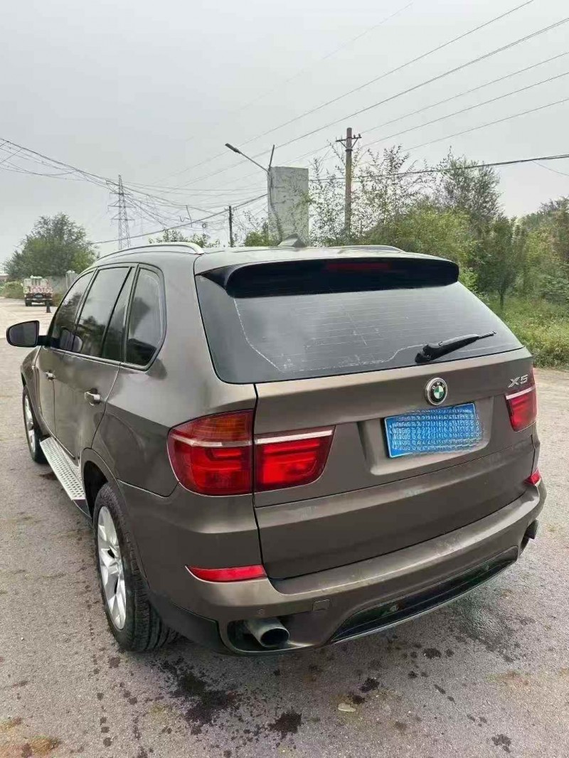 东营11年宝马X57