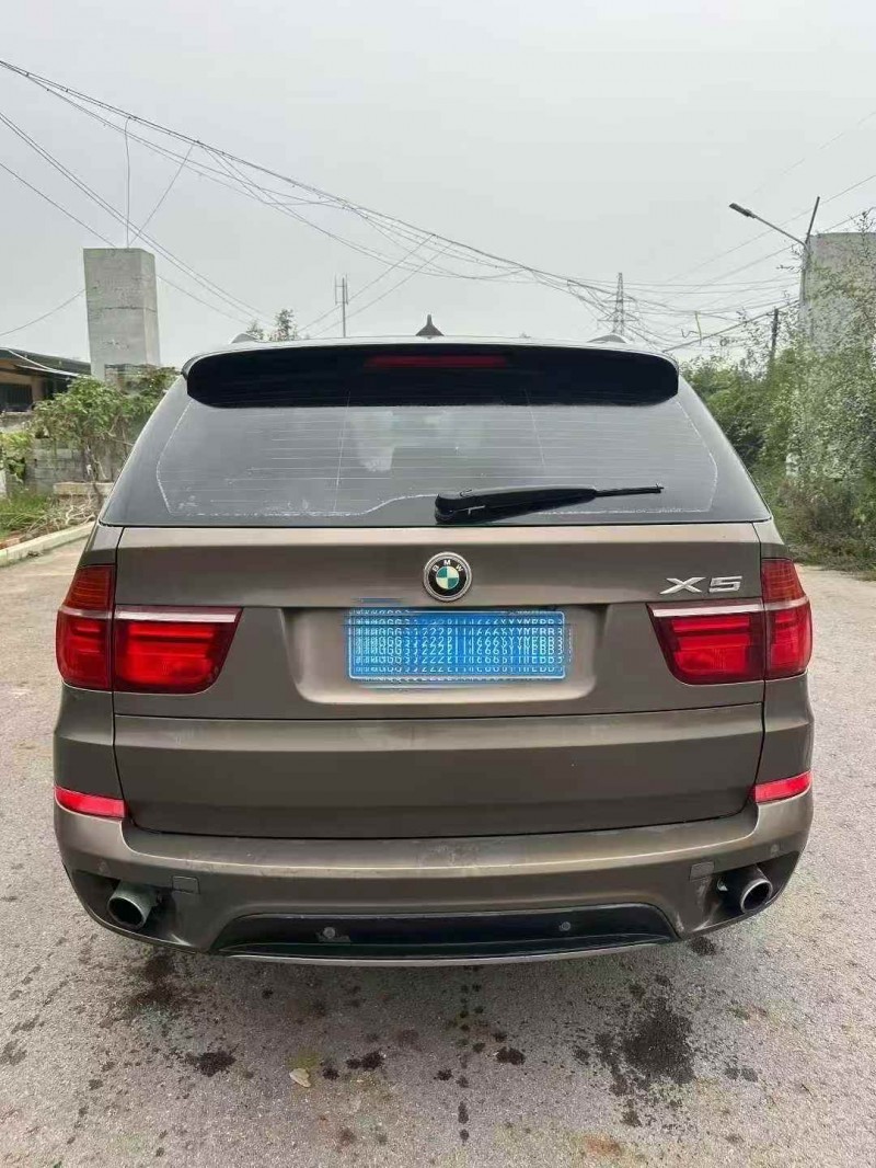 东营11年宝马X59