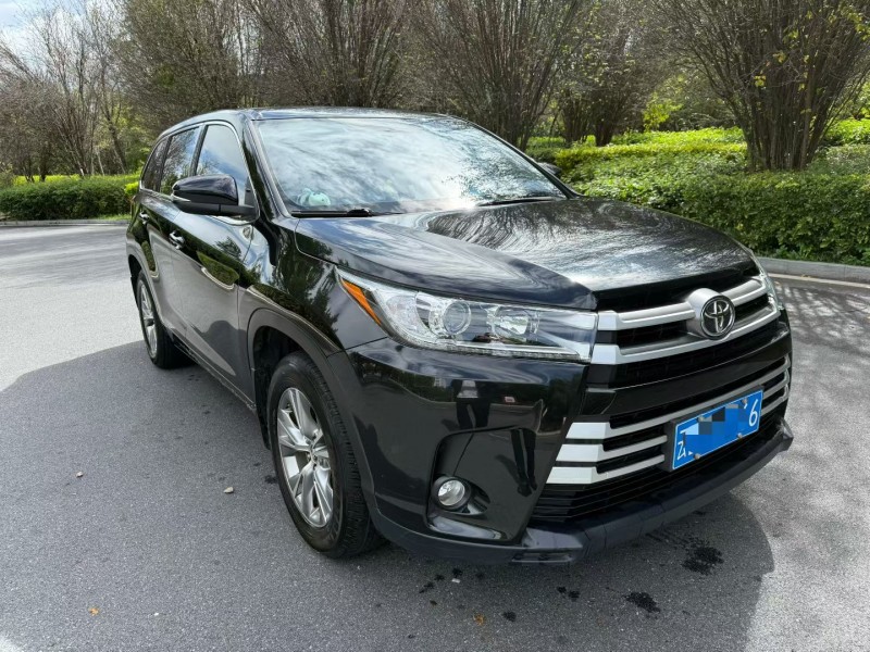 楚雄21年丰田汉兰达3