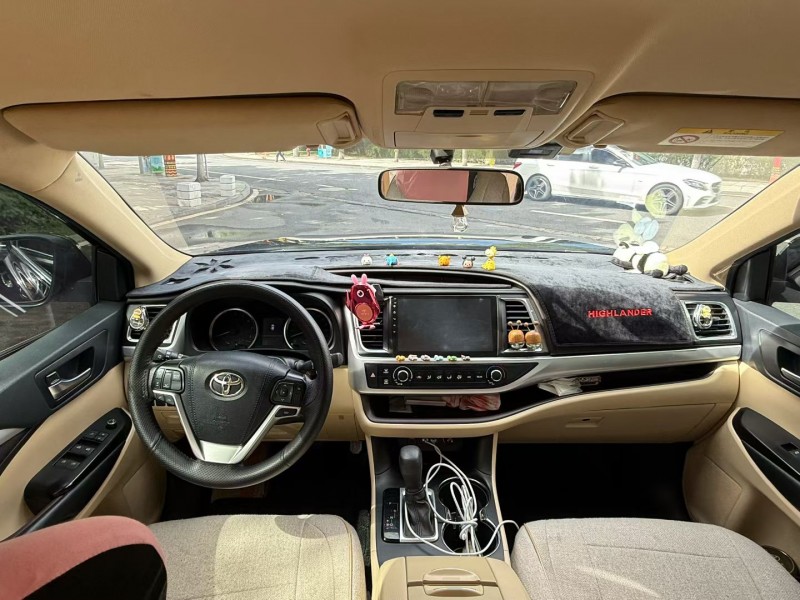 楚雄21年丰田汉兰达8