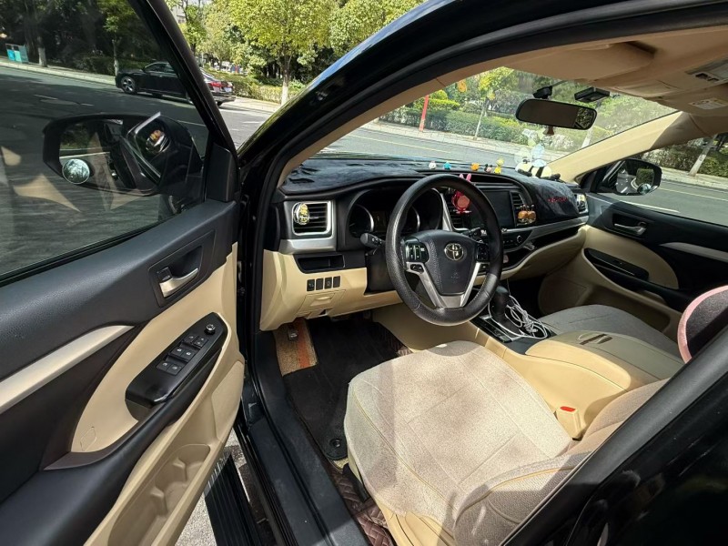 楚雄21年丰田汉兰达9